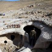 Hileh var caved village near Osku