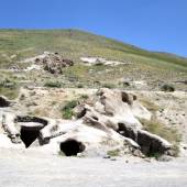 Hileh var caved village near Osku