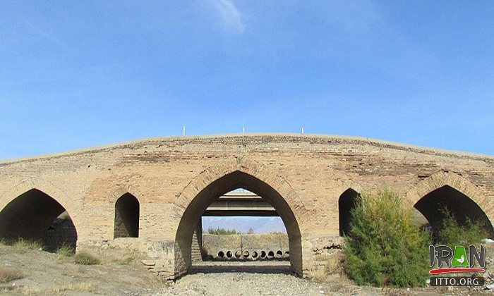 Historical Bridge of Farasfaj