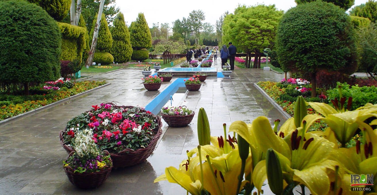 باغ گلهای اصفهان,باغ گل اصفهان,baghe gol esfahan,bagh gol esfaha,isfahan gardens,esfahan garden,Esfahan Flower Garden, Baaghe Golha, Isfahan Flowers Garden