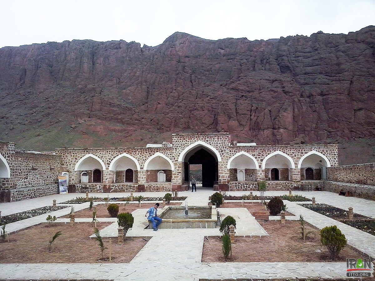 Khajeh Nazar Caravansarai,Khaje-Nazar Caravansaray,Jolfa Caravansaray,Khwaja Nazar Caravansarai,کاروانسرای خواجه نظر,khaajeh nazar karavansara,jolfa,julfa,جلفا,آذربایجان شرقی,east azarbaijan