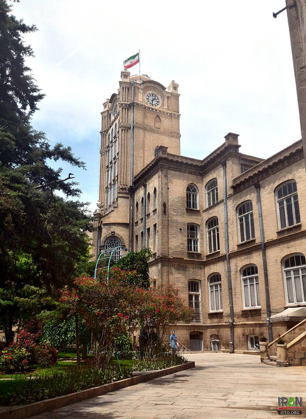 Sa'at Tower,Meydan-e Sa'at,Kakh-e Shahrdari-e Tabriz,municipality museum of Tabriz,Kakh-e Shahrdari Tabriz,Shahrdari Square,Meydan-e saat tabriz,tabriz Square,میدان شهرداری تبریز,meydane sat tabriz,tabriz Municipality,tabriz Square,میدان ساعت تبریز,عمارت شهرداری تبریز,shahrdari square,موزه شهرداری تبریز,کاخ شهرداری تبریز,clock square,clock sq