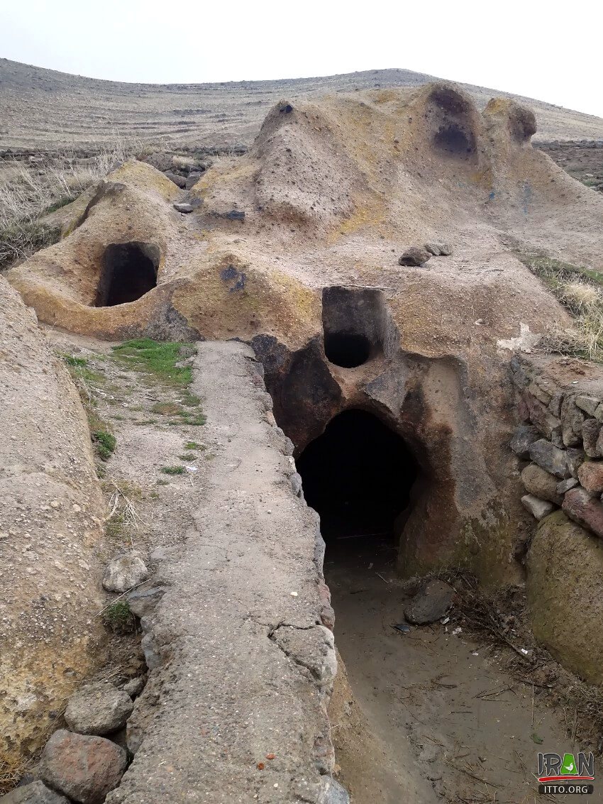 Rocky and buried village of Hile Var,Hileh Var Village,روستای مدفون حیله ور,روستای حیلهور,hilehvar,hilevar,hileh var village