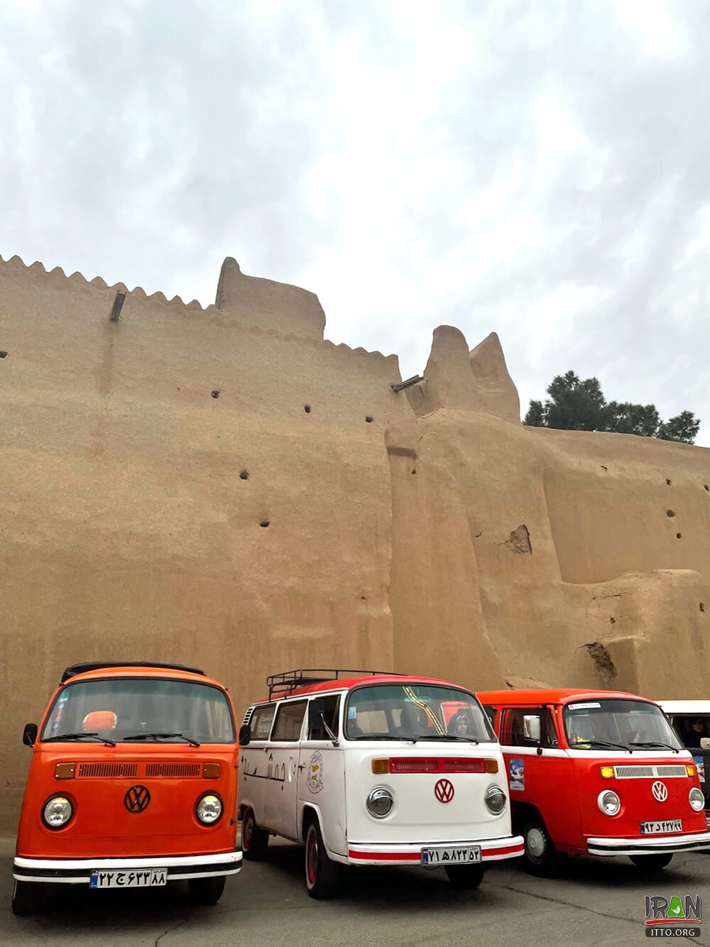 Kashan,Rally,Voyager,Pandemic,رالی خودروهای تاریخی فولکس,Volkswagen,Volkswagnn,رالی‌تور گردشگری,kashan rally,کانون جهانگردی و اتومبیلرانی,iran tourism,car rally,فولکس واگن ترانسپورتر,volkswagen transporter