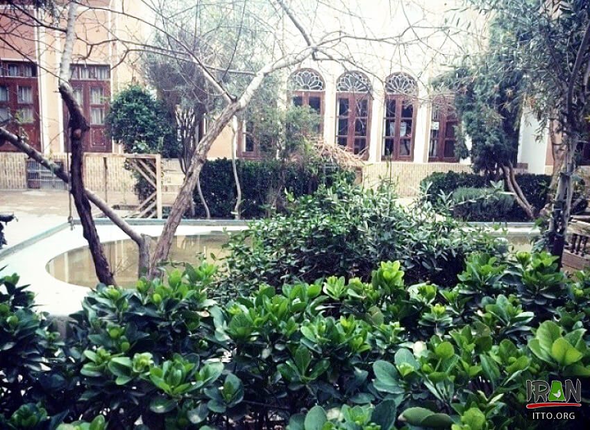 Haj Kazem Rasoolian House,Faculty of Architecture and Urban Planning of Yazd University,Rasoulian house in Yazd,خانه تاریخی رسولیان یزد,خانه رسولیان,yazd,hajkazim rasolian,haj kazem rasolian house,دانشکده معماری و شهرسازی,دانشگاه معماری یزد,yazd university,yazd architecture,yazr architect school,yazd architect university,Qajari House,خانه قجری,خانه قاجاری,qajar era,مقبره دکتر پیرنیا,dr.pirnia,دکترپیرنیا,house of rasolian