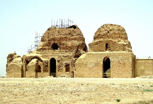 Sassanide Palace (Khosravi Edifice) in Qasr-e Shirin