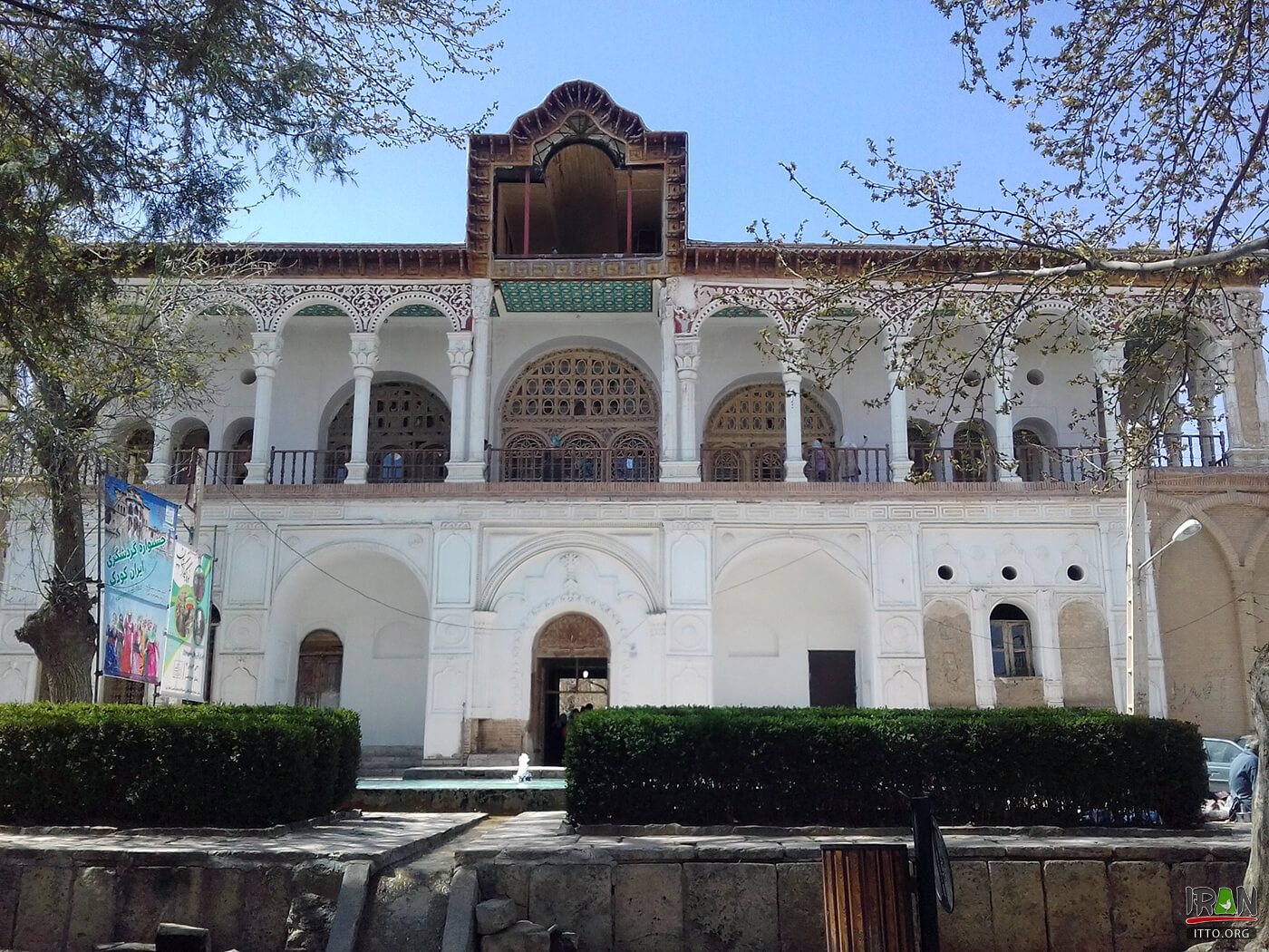 Khosrow Abad Edifice,Emarat'e Khosroabad,خسرواباد سنندج,عمارت خسروآباد,عمارت خسرو آباد,شبلی,خسروخان اردلان,باغ خسروآباد,فتحعلی شاه قاجار,sanandej,sanandaj,kurdistan province,استان کردستان,والیان اردلان,
