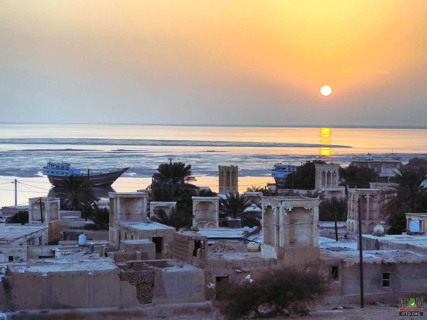 Bandar e Laft,Bandar Laaft,Yaft,Laft-e Now,Laft Port,بندرلافت قشم,خلیج فارس,جزیره قشم,روستای قشم,روستای لافت