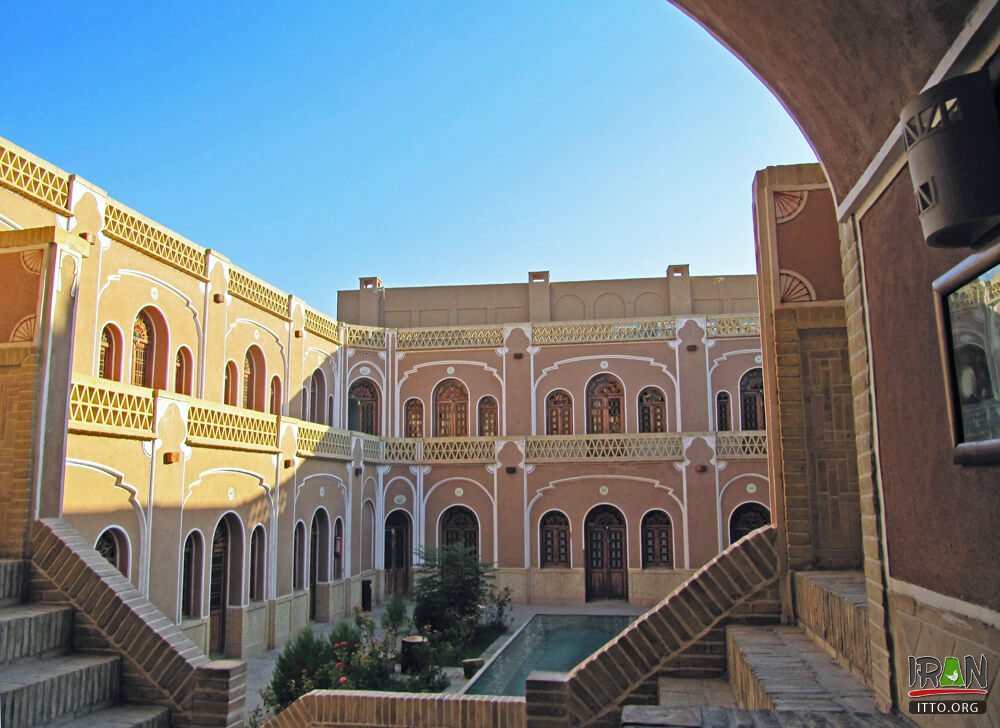 Khane-ye Lariha,Lari House,Lariha Mansion,خانه لاری ها,lari ha house,lari-ha house,lariha mansion,khane lariha,khanehe lariha,استان یزد,yazd province,lariha historical house,yazd house,yazd historical houses,عمارت لاریها,خانه لاری های یزد,emarat lariha,فهدان