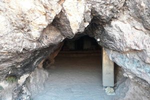 Mahdishahr Darband Cave