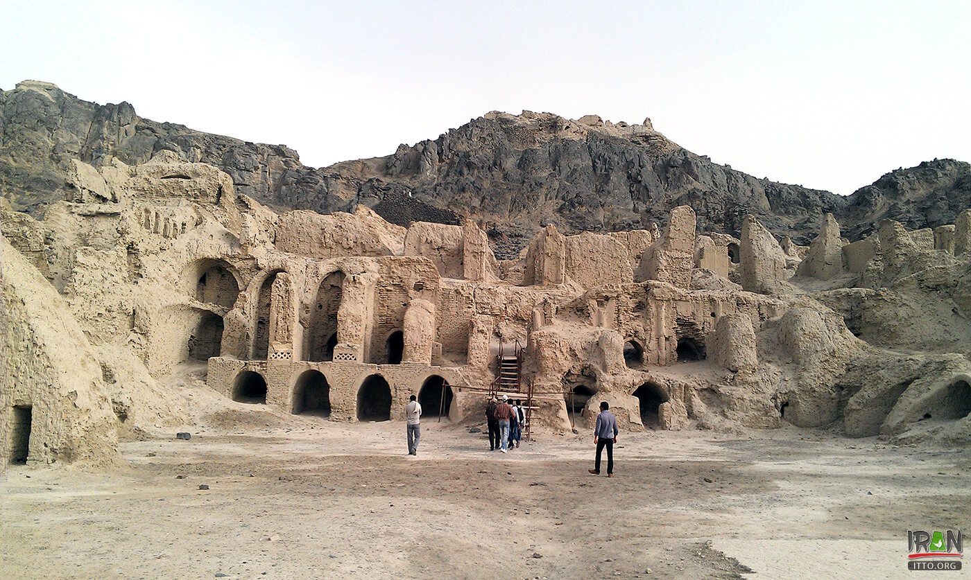 Khaajeh Mountain,Mount Khwaja,Kooh-e-Khajeh Hill,Koohe Khaujeh,Oshida Mountain,Rostam Mountain,کوه خواجه,کوه خاجه,زابل,سیستان,بلوچستان,سیستان و بلوچستان,sistan,balochestan,balouchestan,sistan va balouchestan,sistan balochestan,khaujeh mount,khaje mountain,khaje mount,Hamoon Lake,دریاچه هامون