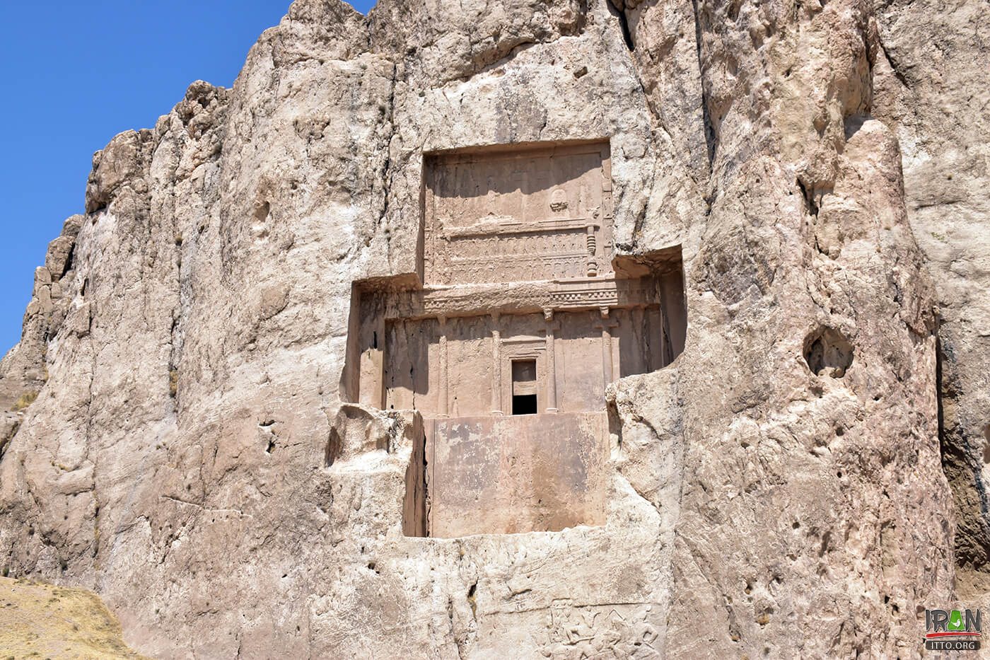 Tomb of Darius the Great,Naqsh Rustam,Naghsh-e-Rostam ancient necropolis,محوطه تاریخی نقش رستم,مرودشت,marvdasht,fars province,استان فارس,naqsherostam,naqsh rostam,naghsh rostam,کعبه زرتشت,Alexander the Great,اسکندر مقدونی,هخامنشیان,مقبره داریوش,قبر داریوش,Achaemenid Tomb,Xerxes I,Xerxes,Cube of Zoroaster