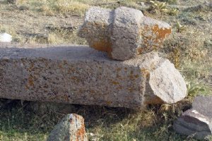 Pineh Shalvar Cemetery near Tabriz (East Azerbaijan)