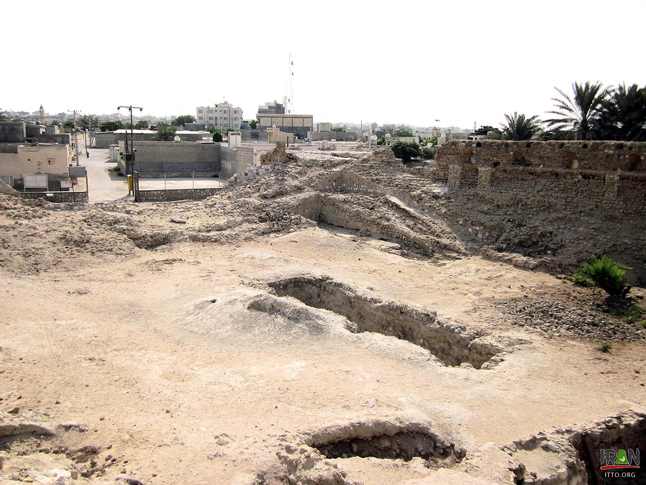 Portugala kastelo,Ghale-ye Porteghaliha,Qeshm Island Portuguese Castle,قلعه پرتقالیها قشم,قلعه پرتغالیها قشم,جزیره قشم,persian gulf,خلیج فارس,hormozgan,hurmozgan,gheshm island,qeshm island,khalij fars,arabian gulf