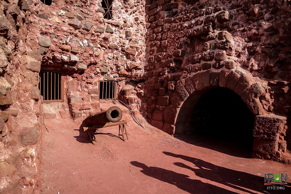 The Fort of Our Lady of the Conception,Ghale-ye Porteghaliha,The Portuguese Castle on Hormuz Island,Hormoz Portuguese Fort,portugies castel,پرتغال,هرمزگان,تنگه هرمز,جزیره هرمز,خلیج فارس,قلعه پرتقالیها,قلعه پرتغالیها,persian gulf,Portuguese Castle,Portuguese Fort,hormuz fort,hormoz fort