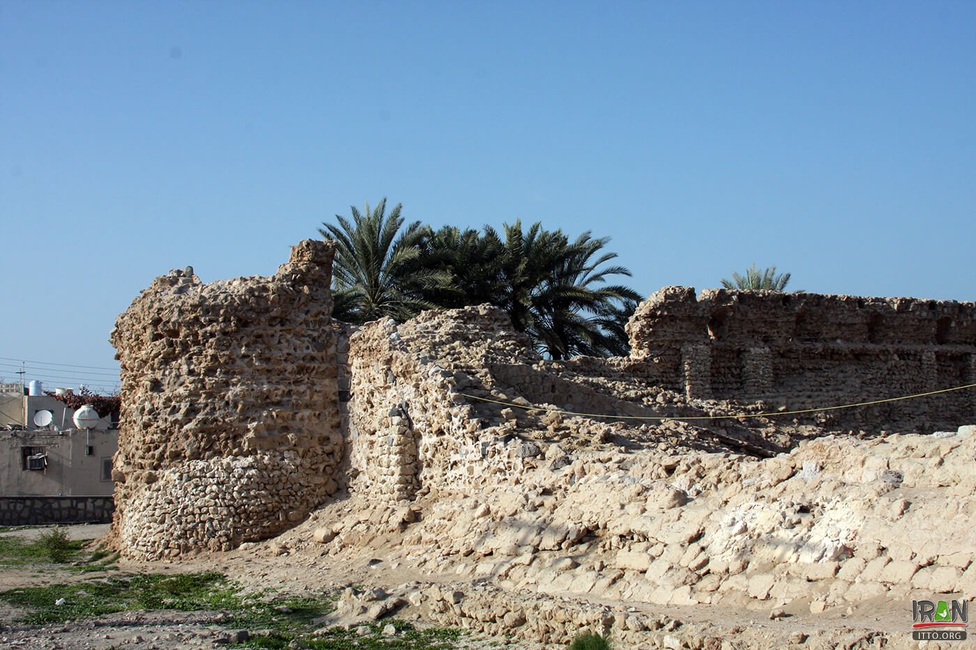 Portugala kastelo,Ghale-ye Porteghaliha,Qeshm Island Portuguese Castle,قلعه پرتقالیها قشم,قلعه پرتغالیها قشم,جزیره قشم,persian gulf,خلیج فارس,hormozgan,hurmozgan,gheshm island,qeshm island,khalij fars,arabian gulf