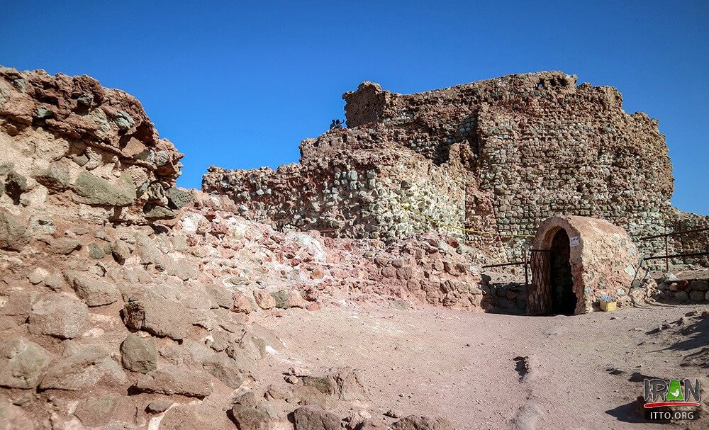 Portugala kastelo,Ghale-ye Porteghaliha,Qeshm Island Portuguese Castle,قلعه پرتقالیها قشم,قلعه پرتغالیها قشم,جزیره قشم,persian gulf,خلیج فارس,hormozgan,hurmozgan,gheshm island,qeshm island,khalij fars,arabian gulf
