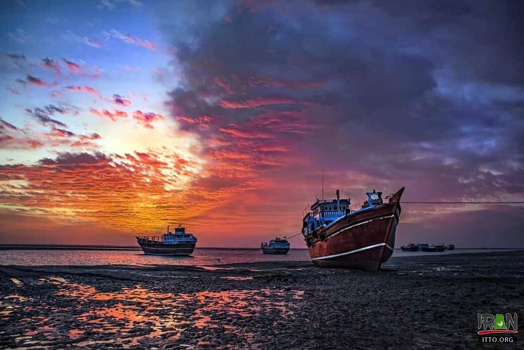 Hormoz Red Beach,Red Beach of Hormoz,ساحل سرخ هرمز,ساحل قرمز هرمز,ساحل جزیره هرمز,سواحل سرخ هرمز,سواحل هرمز,hormuz beach,hormoz beach,hormozgan,persian gulf,هرمزگان,خلیج فارس,hurmouz red beach,hurmuz red beach