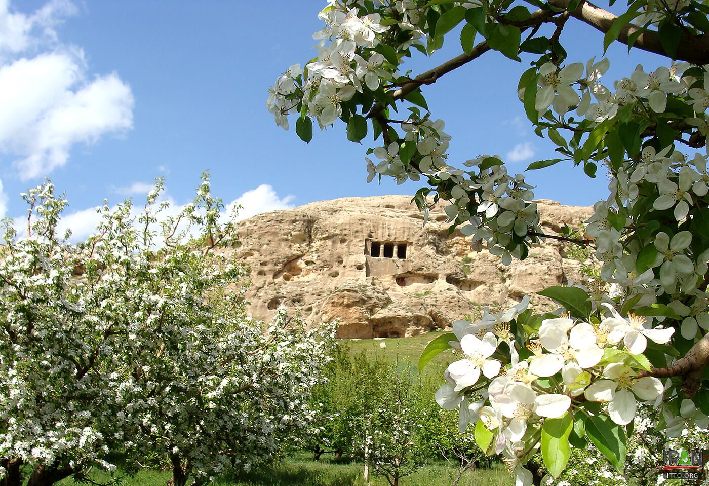Faghragha,Faqerqa Cave,Fakhrigah Silent Tower,فخریگاه, فخریکا, فقره قا, فقره گاه,faghrigah,fakhregah,faghrgah,faghregah,دخمه فخریگاه,گور دخمه فقرقا مهاباد,mahabad,دوران مادها,Medes,فرورتیش,faratis,diako,diaco,فراورتیش,faravartis,faravartish,faravartihs,اگریقاش,farahgah,فرهگه,ایران باستان,تمدن ما,medes king,ایندرقاش,Eyriqash,Eqriqash,eghrighash,egrighash,eghrighash,Egriqash,mokrian,mokreian,mokryan,مکریان,West Azerbaijan,آذربایجان غربی,مه آباد,mehabad,mah abad,ghom ghaleh,qomqaleh,gom galeh