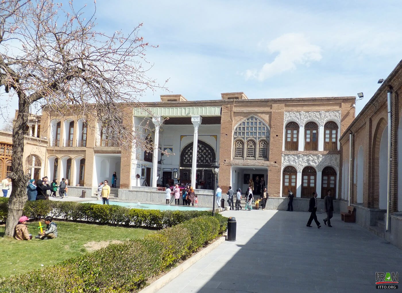 Asef Vaziri Edifice,Asef Vaziri's Mansion,Asef Museum,Sanandaj Anthropology Museum,Kurdish house,House of Kurd,Asef Vaziri Building,Khaneh Kurd,kord house,kurd house,kord mansion,kurd mansion,خانه وزیری,عمارت وزیری,خانه کرد,خانه کردی,sanandaj house,sanandaj museum,اقوام کرد,کردستان ایران,kordestan,kordistan,kurdistan,مردم کرد,kurdish people,kordish people,موزه مردم شناسی کردستان,Anthropology Museum,موزه مردم‌شناسی مناطق کردنشین,مکتب خانه,نگارخانه,صنایع دستی کردستان,kurdish handicrafts,khaneye kurd,khane kurd