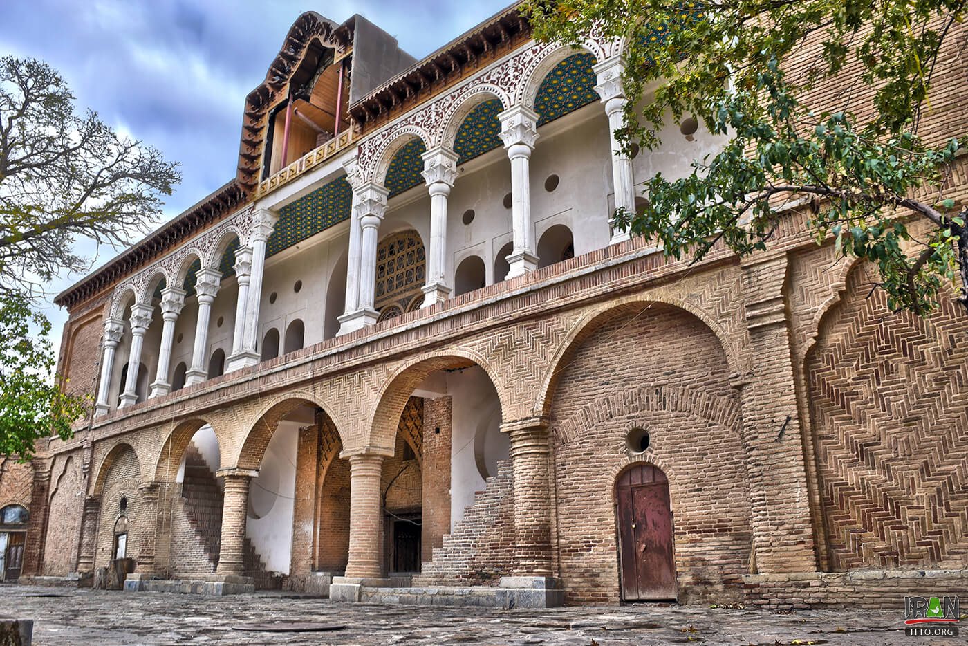 Khosrow Abad Edifice,Emarat'e Khosroabad,خسرواباد سنندج,عمارت خسروآباد,عمارت خسرو آباد,شبلی,خسروخان اردلان,باغ خسروآباد,فتحعلی شاه قاجار,sanandej,sanandaj,kurdistan province,استان کردستان,والیان اردلان,