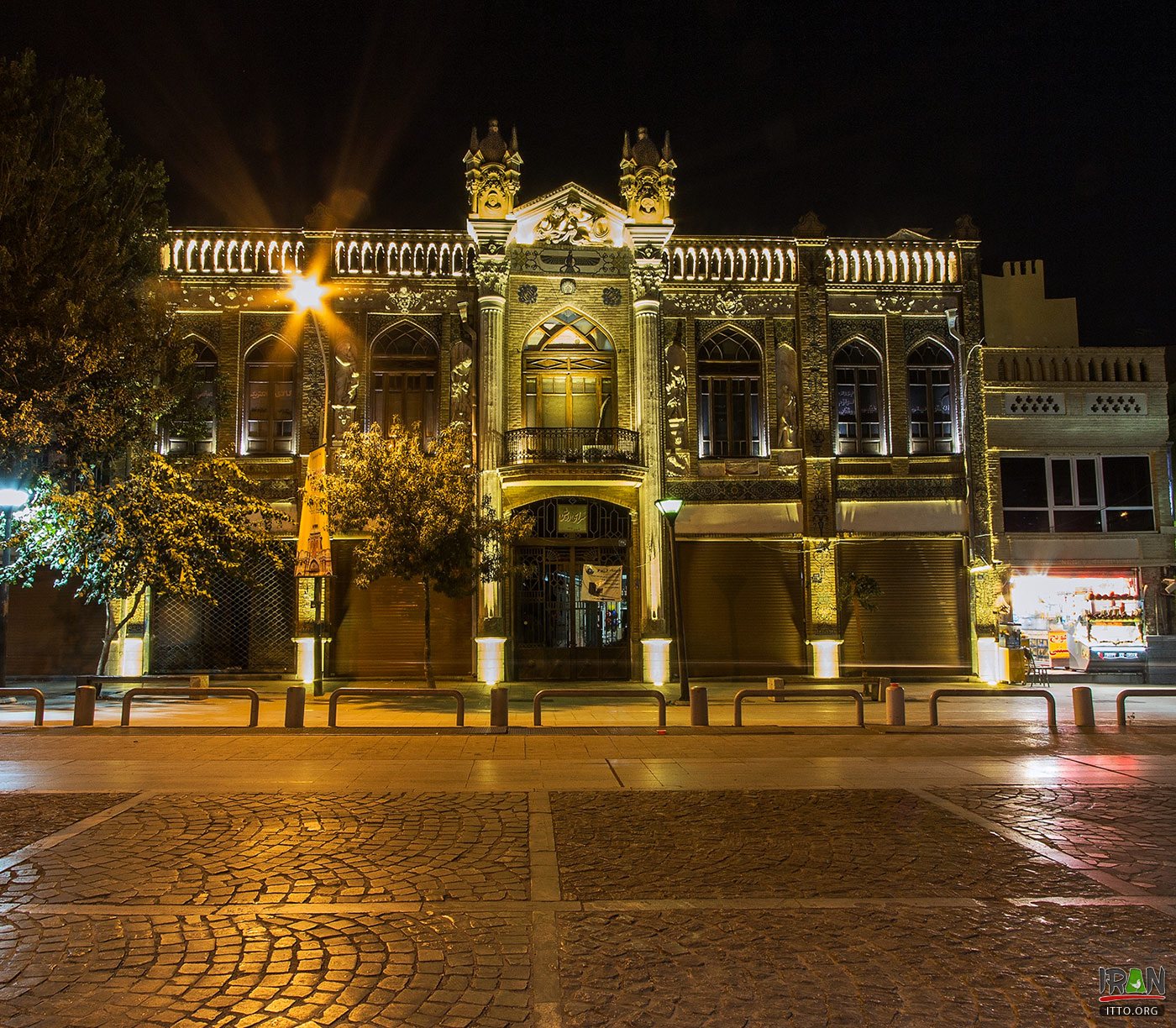 Roshan Passage,Saray-e Rowshan,سرای روشن تهران,خیابان ناصرخسرو تهران,naser khosro street,tehran nasserkhosro,naserkhosro st,کوچه مروی تهران