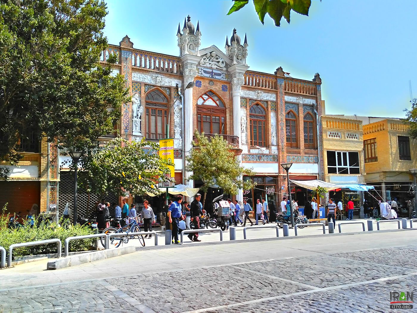 Roshan Passage,Saray-e Rowshan,سرای روشن تهران,خیابان ناصرخسرو تهران,naser khosro street,tehran nasserkhosro,naserkhosro st,کوچه مروی تهران