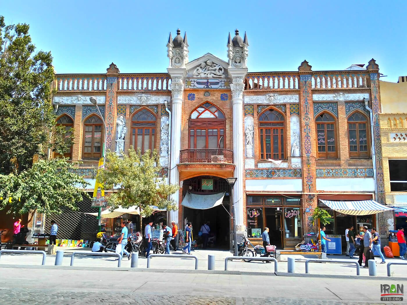 Roshan Passage,Saray-e Rowshan,سرای روشن تهران,خیابان ناصرخسرو تهران,naser khosro street,tehran nasserkhosro,naserkhosro st,کوچه مروی تهران