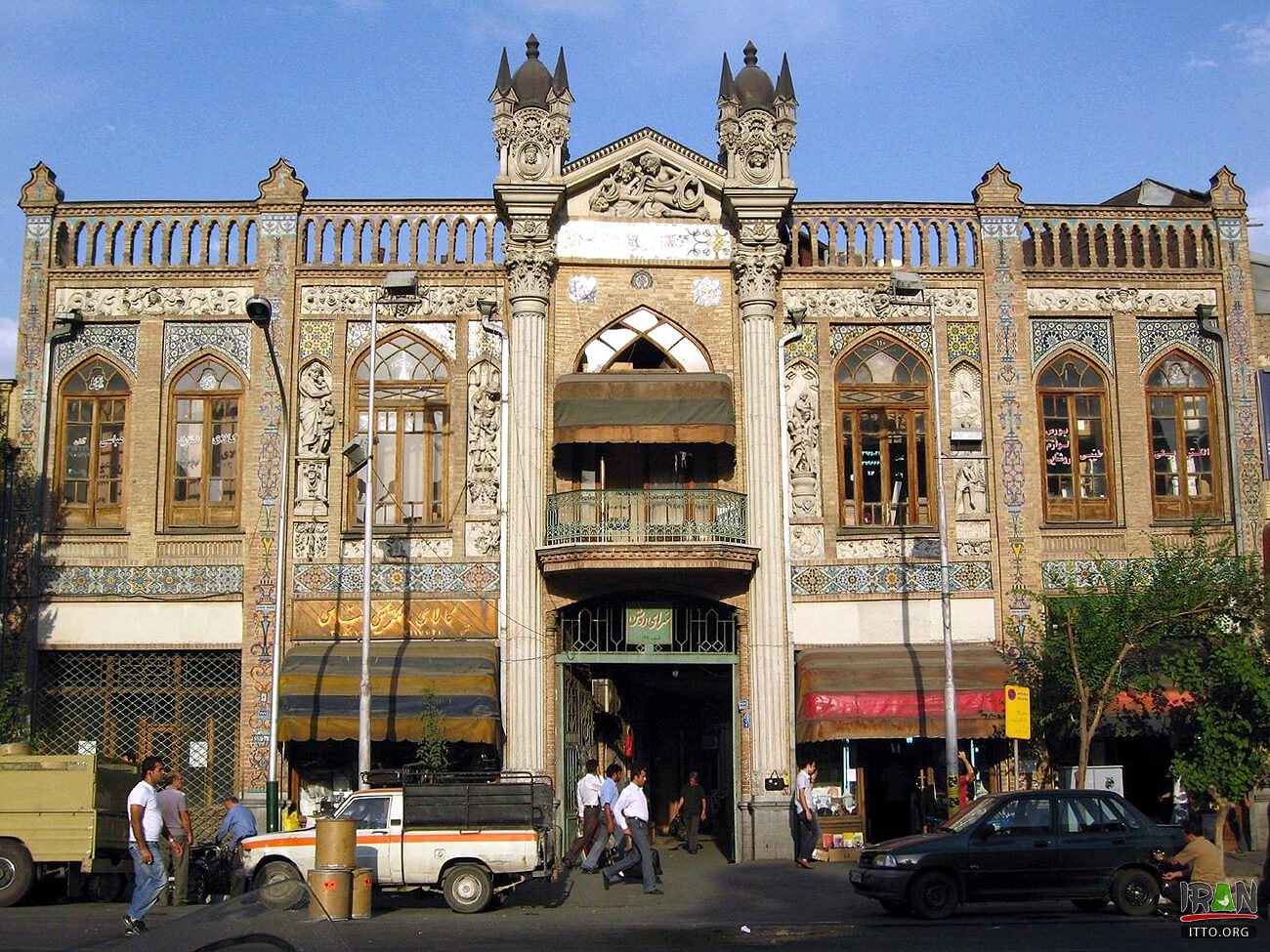 Roshan Passage,Saray-e Rowshan,سرای روشن تهران,خیابان ناصرخسرو تهران,naser khosro street,tehran nasserkhosro,naserkhosro st,کوچه مروی تهران
