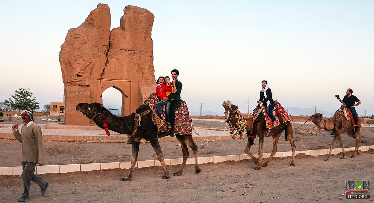 Saryazd Farafar Gate,Darvazeh Farafar,Yazd Gateway,شهر قدیمی یزد, دروازه فرفر,farafar old city,farafar yazd,sariazd,دروازه یزد,یزد کهن,yazd old city,فرافتر,faraftar,isatis,eisatis,ایساتیس