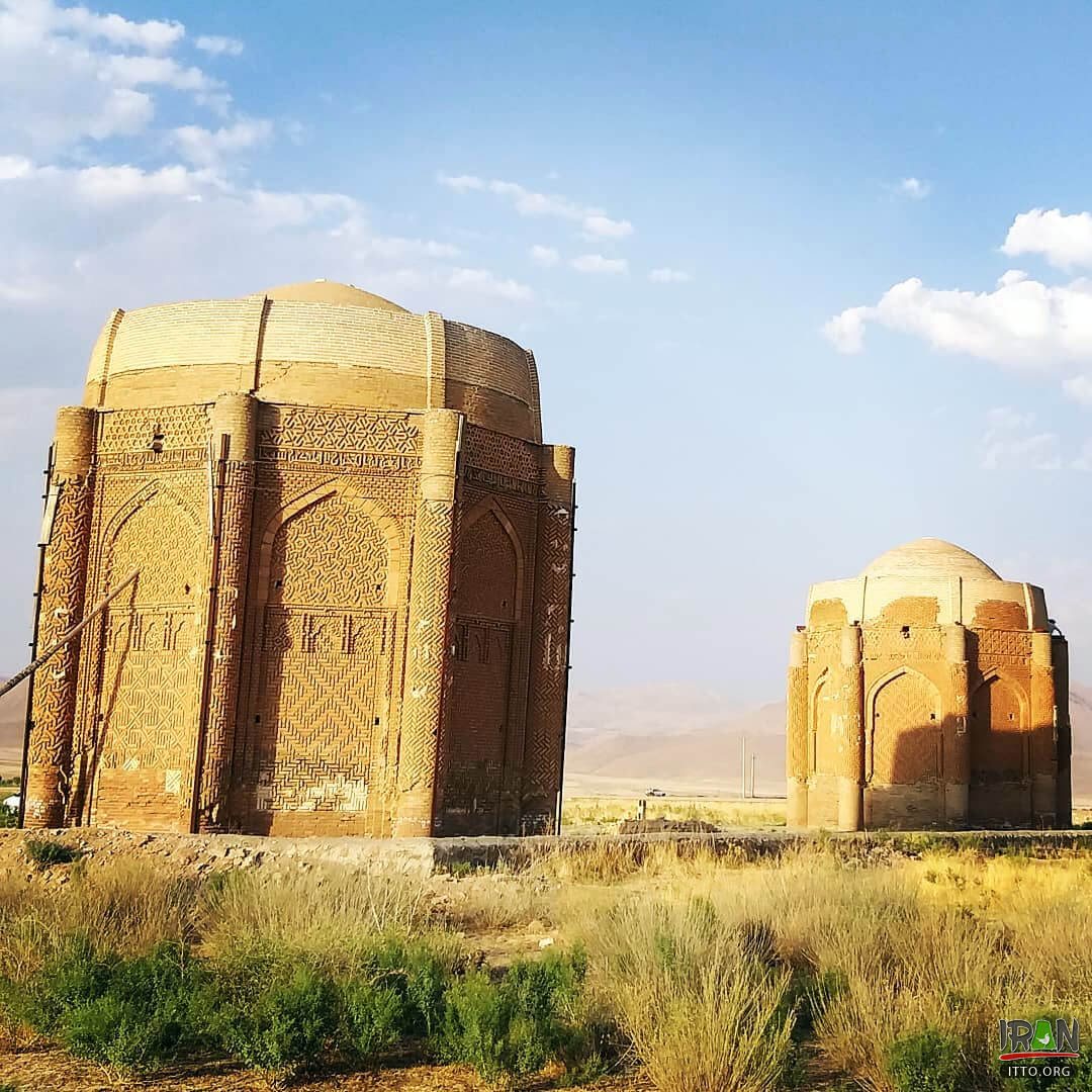 Kharaqan Tomb Towers,Kharaghan towers,Kharrakhan,Kharaqan twin tomb towers,برجهای دوقلو خرقان,kharaghan two towers,kharaqan two towers,برجهای خرقان,khargan towers,kharagan,karaghan,karaqan,karagan towers,karaqan towers,karaghan towers,استان قزوین,آوج,avaj,qazvin towers,ghazvin towers,qazwin towers,towers in avaj,ajaj towers,avaj tombs