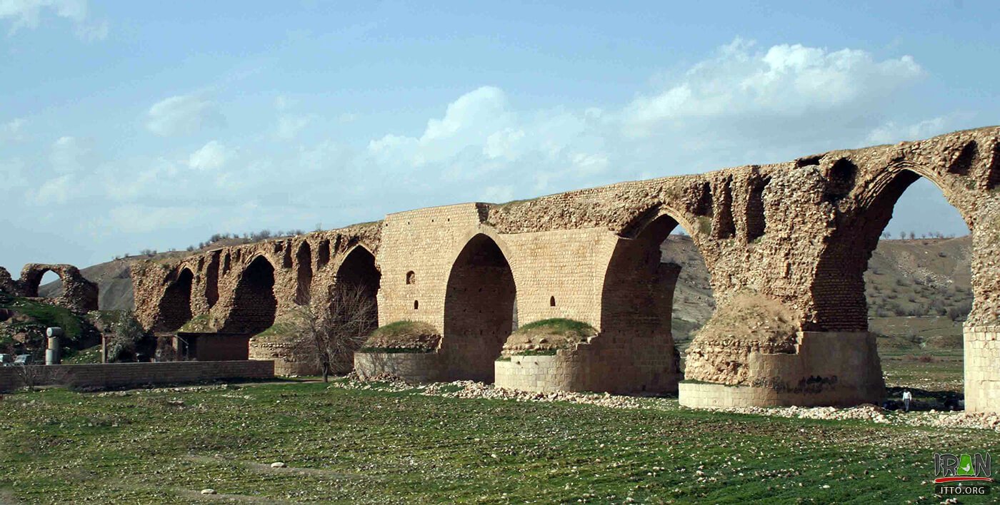 Broken Bridge,Pol Eshkesteh,طاق پیل اشکسه,پل شکسته,پل شاپوری,shapori bridge,lorestan,lurestan,khoramabad,khorram abad bridge,ساسانیان,شاپورخاست,شاپورخواست,shapoorkhast,shapourkhast,shahpoorkhast,shahpurkhast