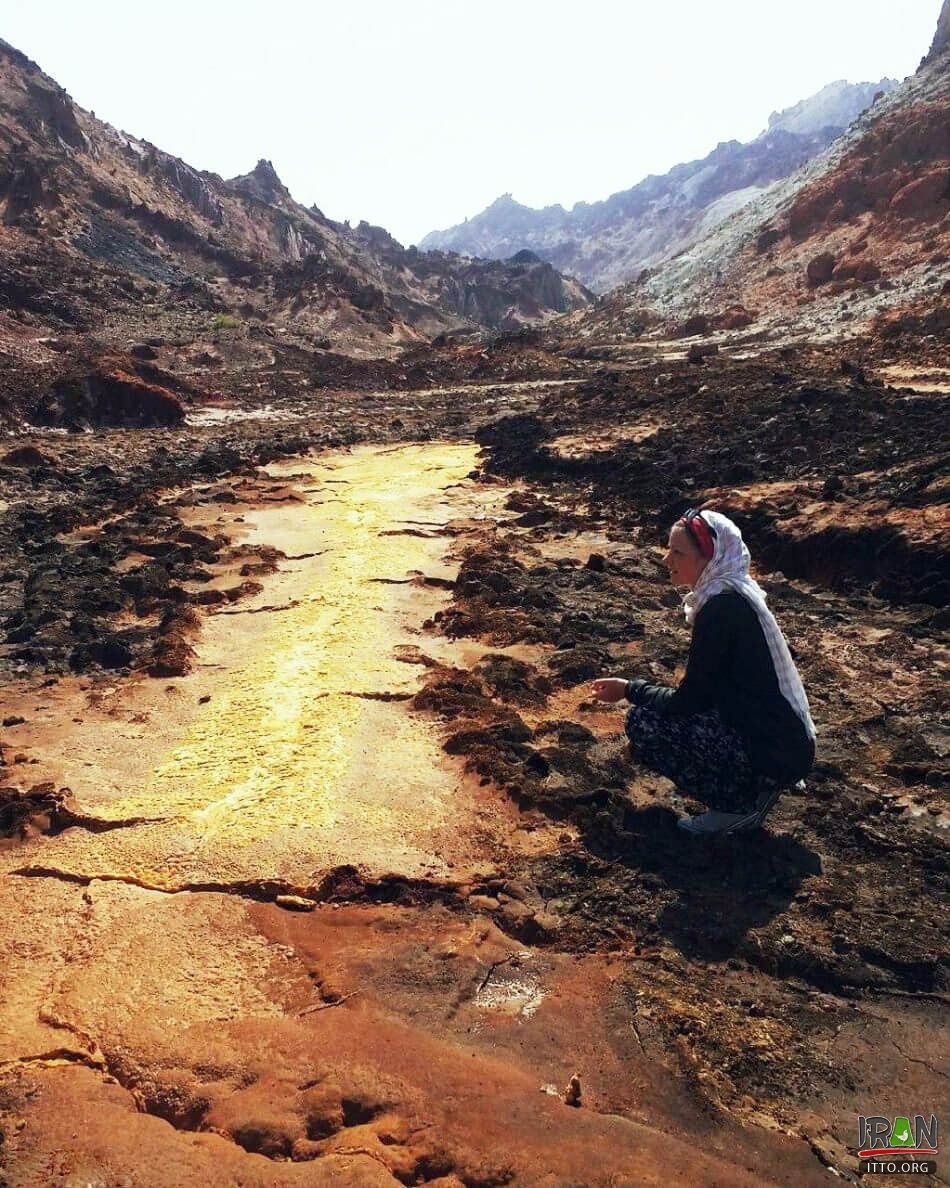 Darreh-ye Sokut,دره سکوت,جزیره هرمز,hormoz island,dareh sokout,dareh sokoot,dareh sokot,darehsokout,dareh sokot,persian gulf,خلیج فارس,هرمزگان,hormozgan,hurmozgan