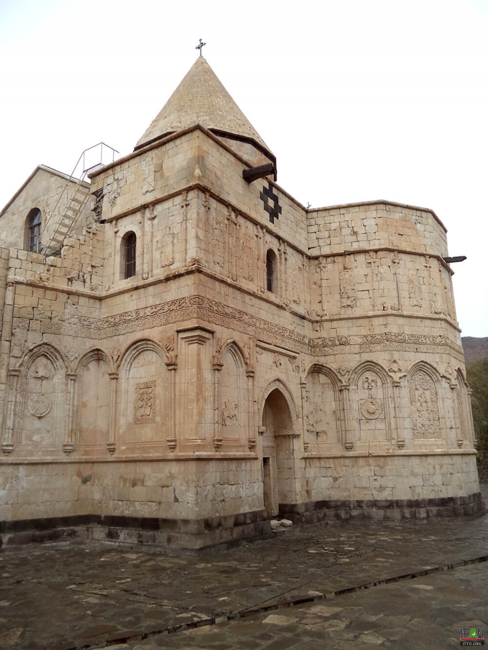 Copulas de al iglesia de San Tadeo Armenia