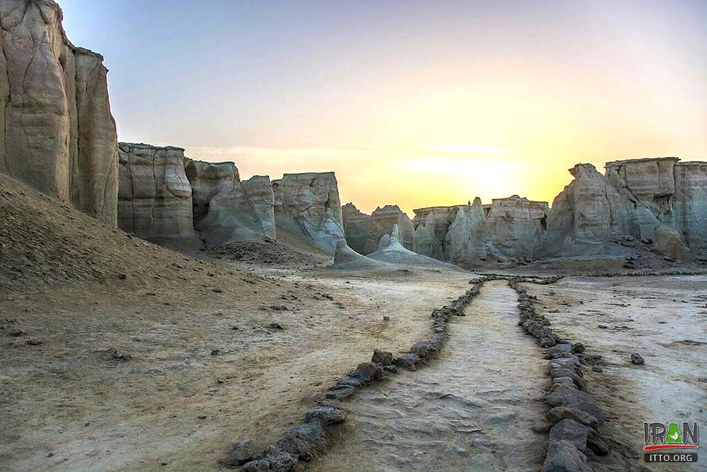 Gheshm Stars Valley,Darre-ye Setaregan,Qeshm Stars Valley,Borka Khalaf Valley,دره ستاره,دره ستارگان قشم,دره جنی,dareh setaregan,darreye setaregan,جزیره قشم,qeshm island,gheshm island,دره ستاره ها,stars valley,valley stars gheshm,persian gulf,خلیج فارس
