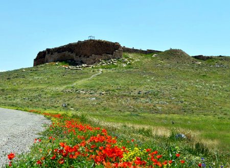 Tall-e Takht near Pasargadae