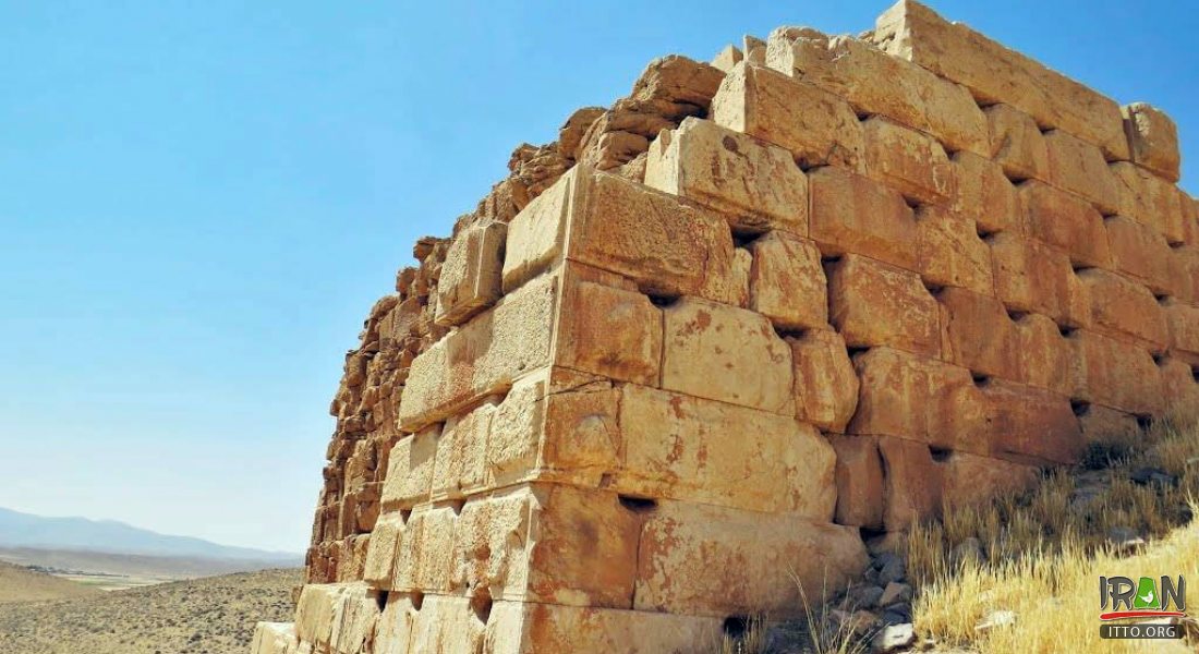 Tall-e Takht near Pasargadae