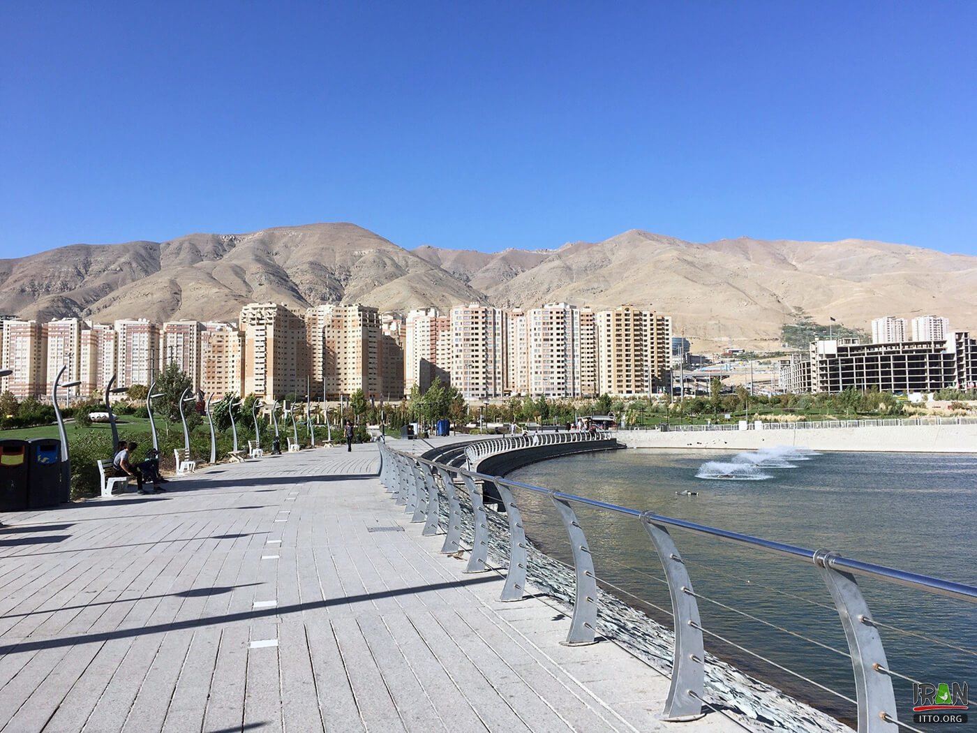 Lake of the Martyrs of the Persian Gulf,Daryache-ye Chitgar,Khalij-e Fars lake,Chitgar artificial lake,دریاچه خلیج فارس تهران,دریاچه چیتگر,دریاچه تهران,tehran lake,tehran chitgar lake,daryache khalij fars,persian gulf lake,daryache chitgar,دریاچه شهدای خلیج فارس