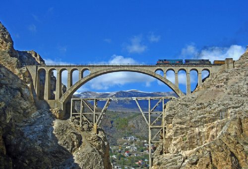 Veresk Bridge in Savad Kooh