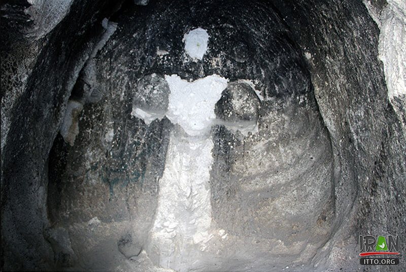 Tomb of Shirin and Farhad,Sa'dal rocky church,گوردخمه سیرین و فرهاد,مقبره شیرین و فرهاد,قبر شیرین و فرهاد,چالدران,سیاه چشمه,siahcheshmeh,chalderan,chaldoran,shirin and farhad catacomb,shirin and farhad tomb,آذربایجان غربی,azarbaijan gharbi,west azarbaijan,west azerbaijan,rock church,kelisaye sangi,kelisa sangi,rock church,rocky church,کلیسای صخره ای‎