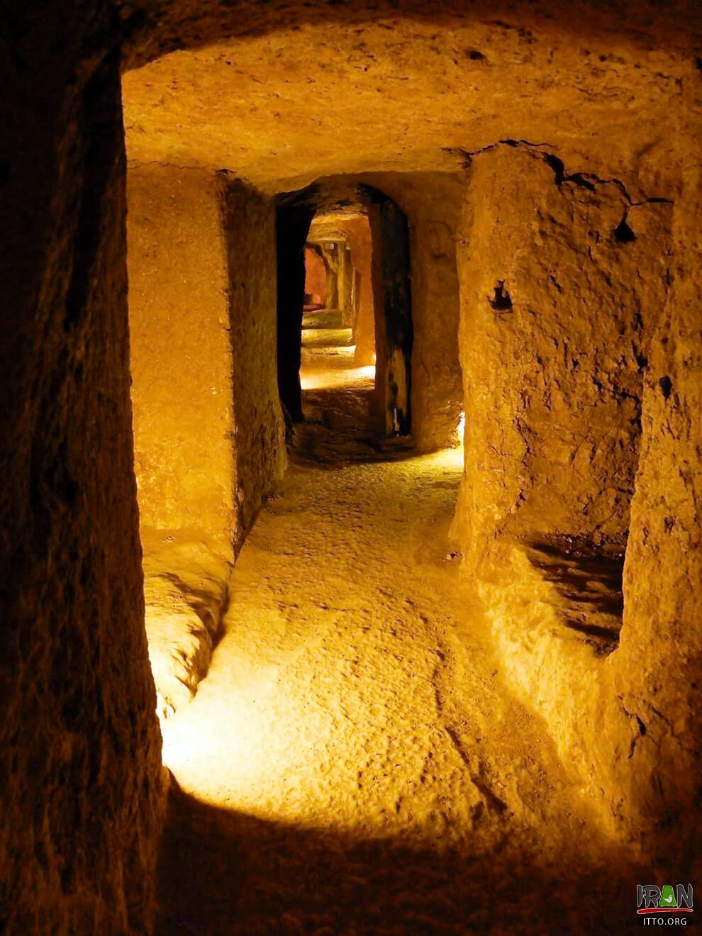 The city of Ouyi,Oeei Underground city,Underground City of Noush-abaad,Ouee,شهرزیرزمینی نوشاباد,شهر زیرزمینی نوش آباد,شهر زیرزمینی اویی,اوئی,noushabad city,nooshabad underground city,Ouyi,آران و بیدگل,استان اصفهان,isfahan province,esfahan province