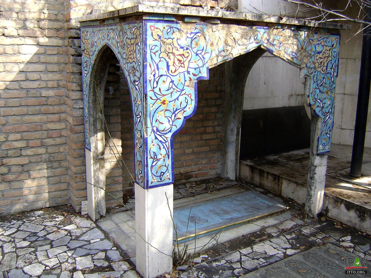 Zahirodole Cemetry,Zahir-od-Dowleh Cemetery,zahiroddoloh,sarband,maieri,moayeri,moayery,foroogh,forough,farokhzaad,farrokhzad,farokhzad,forogh,forouq,foroq,raha,رهی معیری,فروغ فرخزاد,ایرج میرزا,دربند,قبرستان,ظهیرالدوله,زهیرالدوله,آرامگاه,قبر,گورستان,قبرستان ظهیرالدوله,persian poem,persian poet,forogh farokhzad,forugh farokhzad,irajmirza,iraj mirza